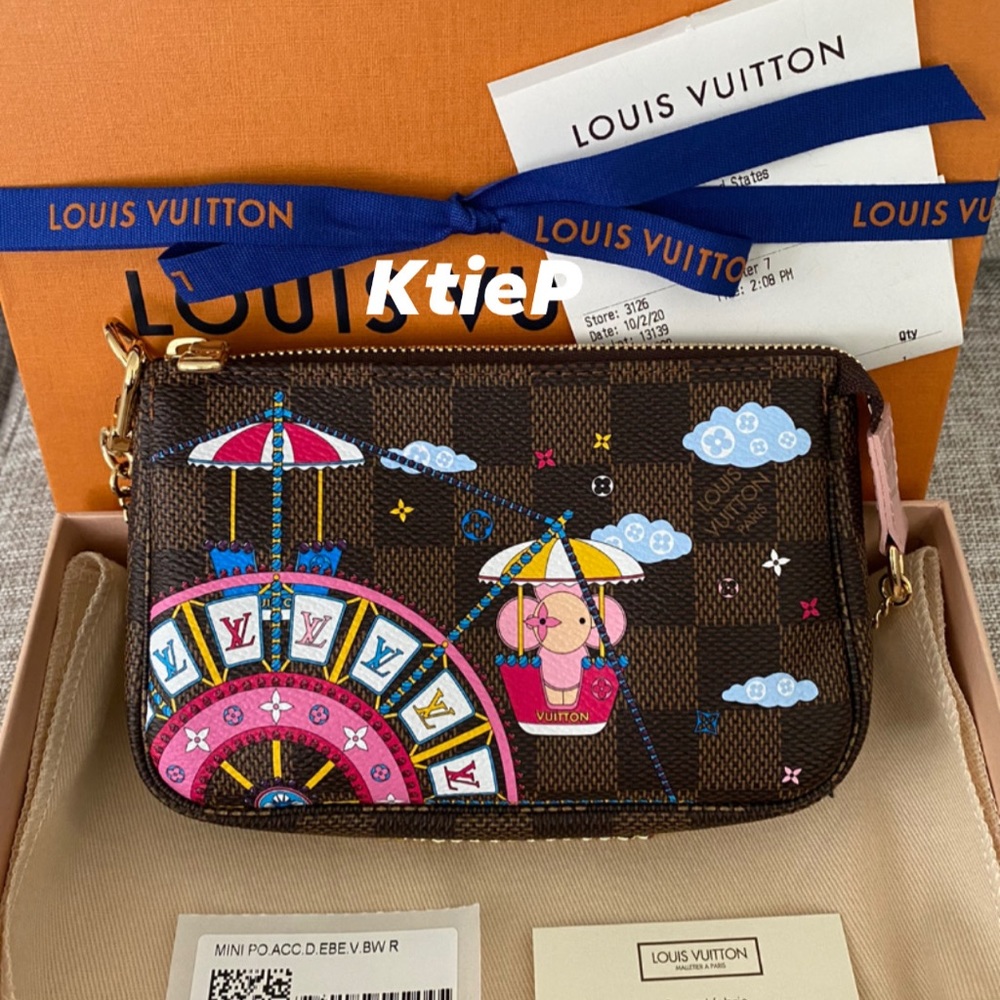 Louis Vuitton Mini Pochette Accessories Xmas 2020